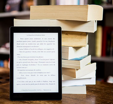 Digital reader with books